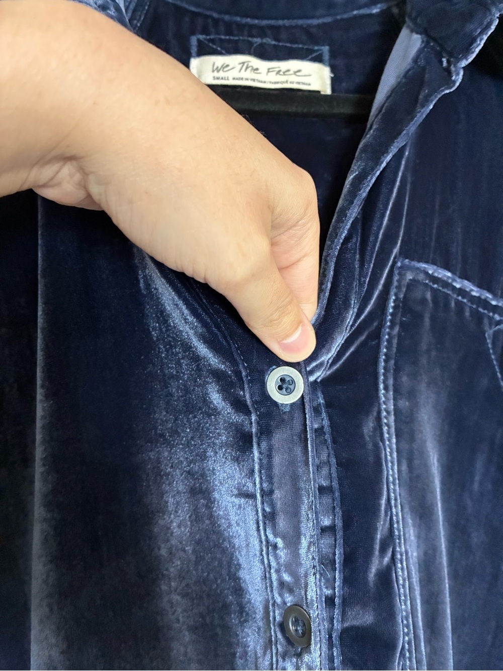 Free People Blue Velvet Button-Up Shirt Soft Relaxed Fit Size S - Picture 11 of 14